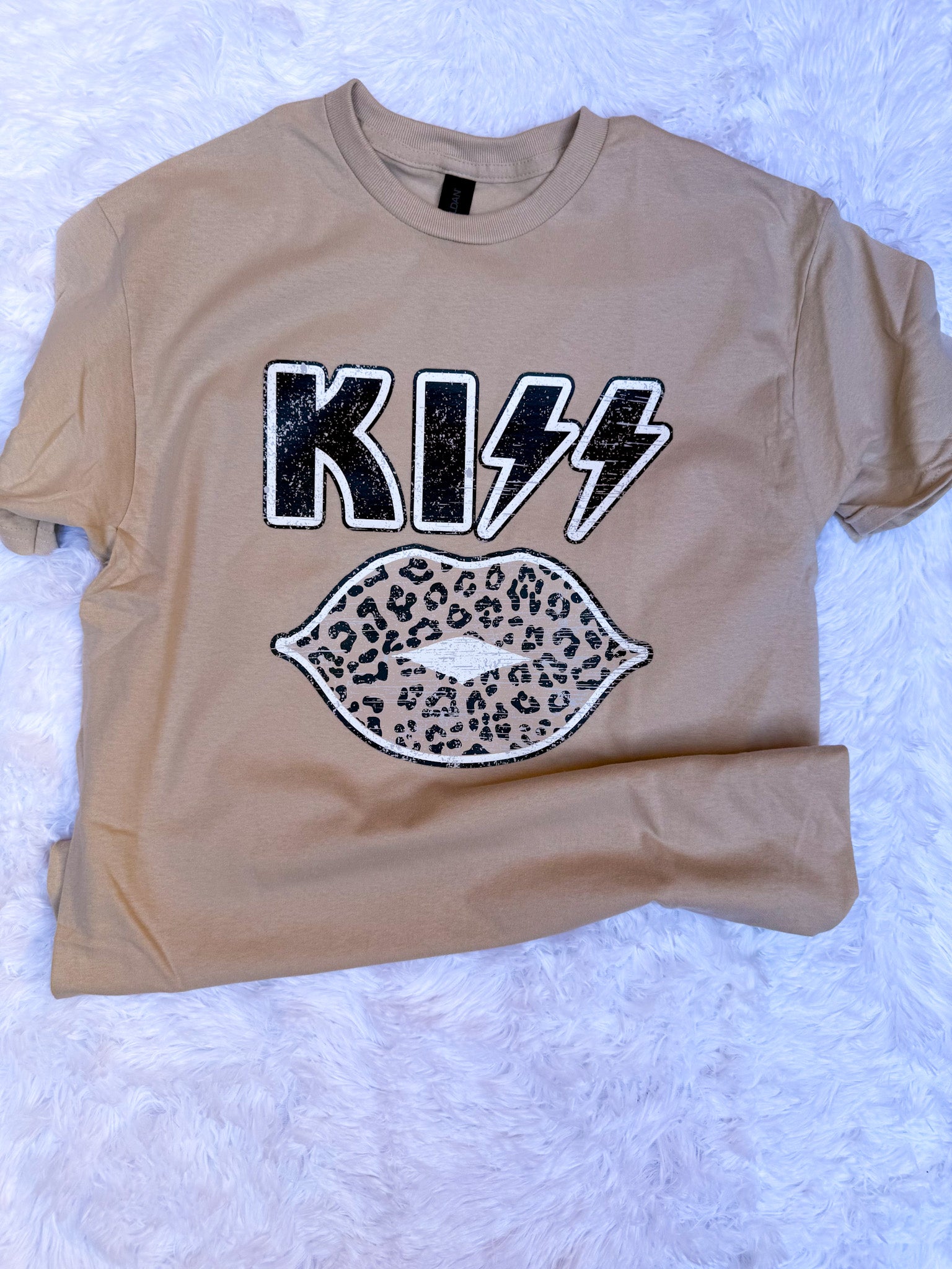 READY TO SHIP KISS